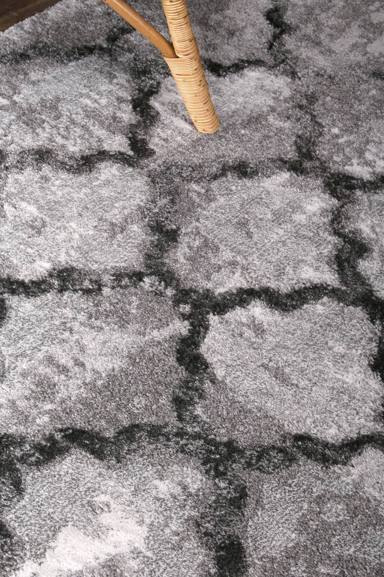 Yuzil Grey Lattice Rug