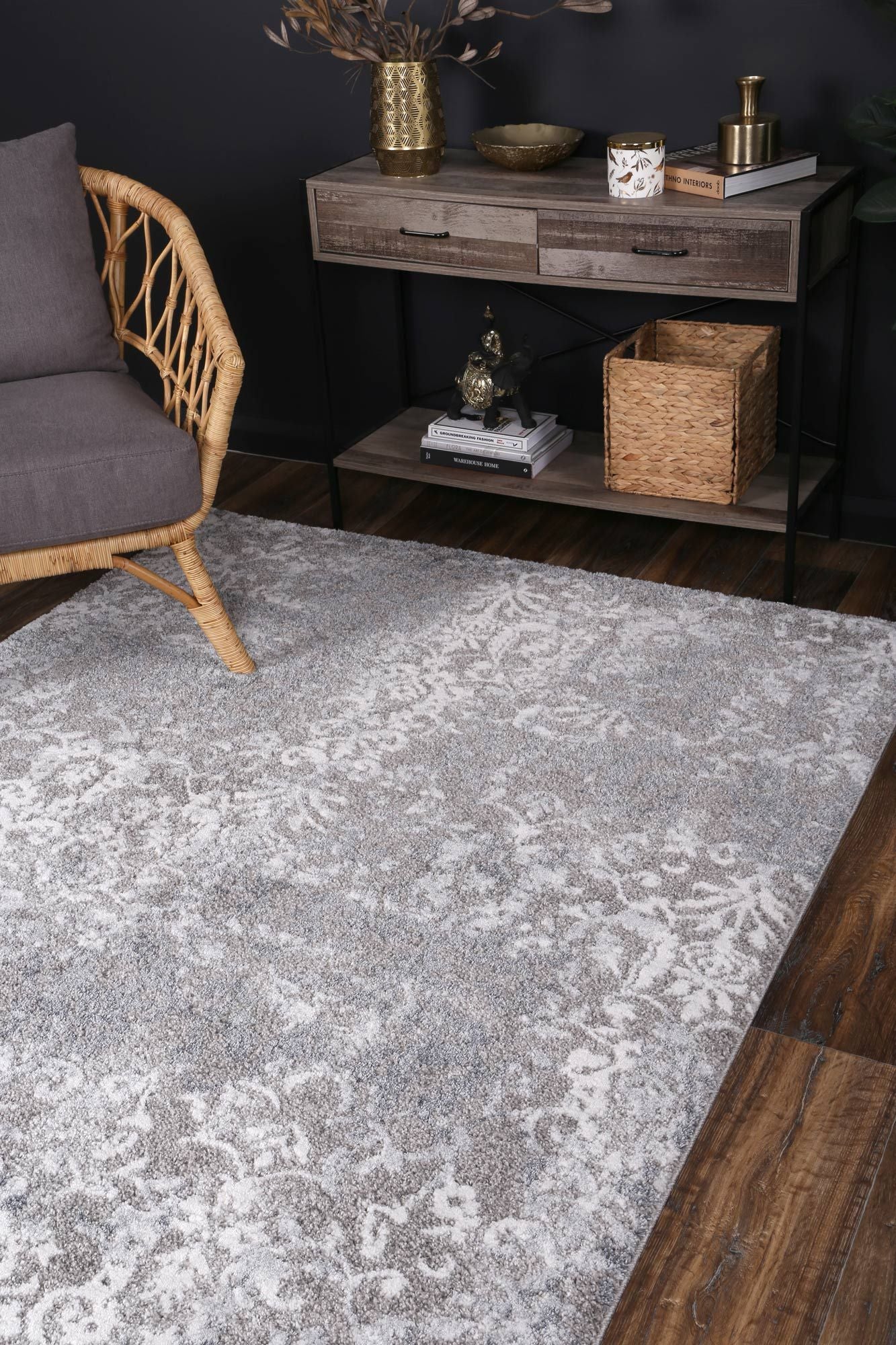 Yuzil Transitional Floral Rug