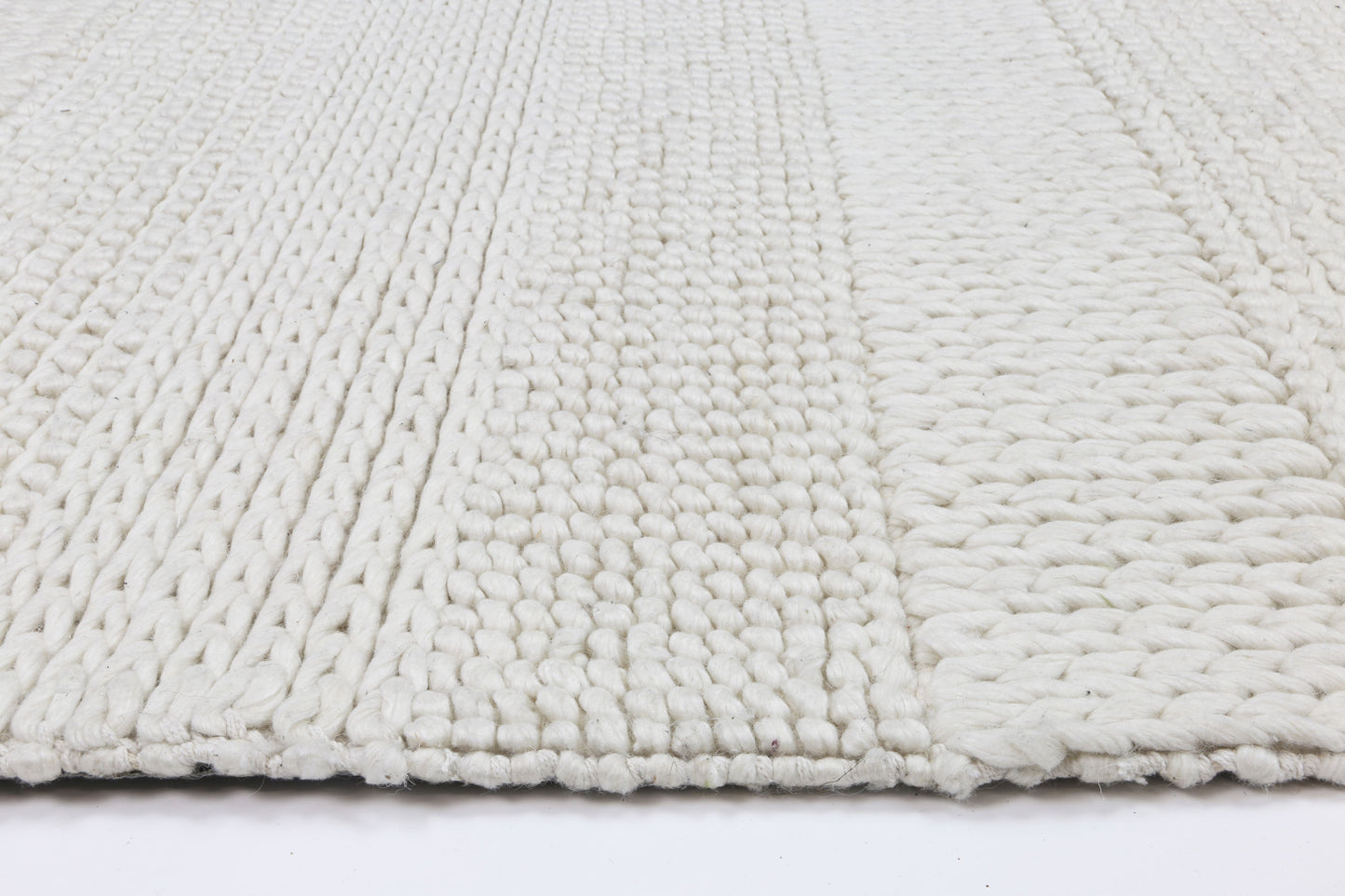 Zayna Grace White Wool Blend Rug