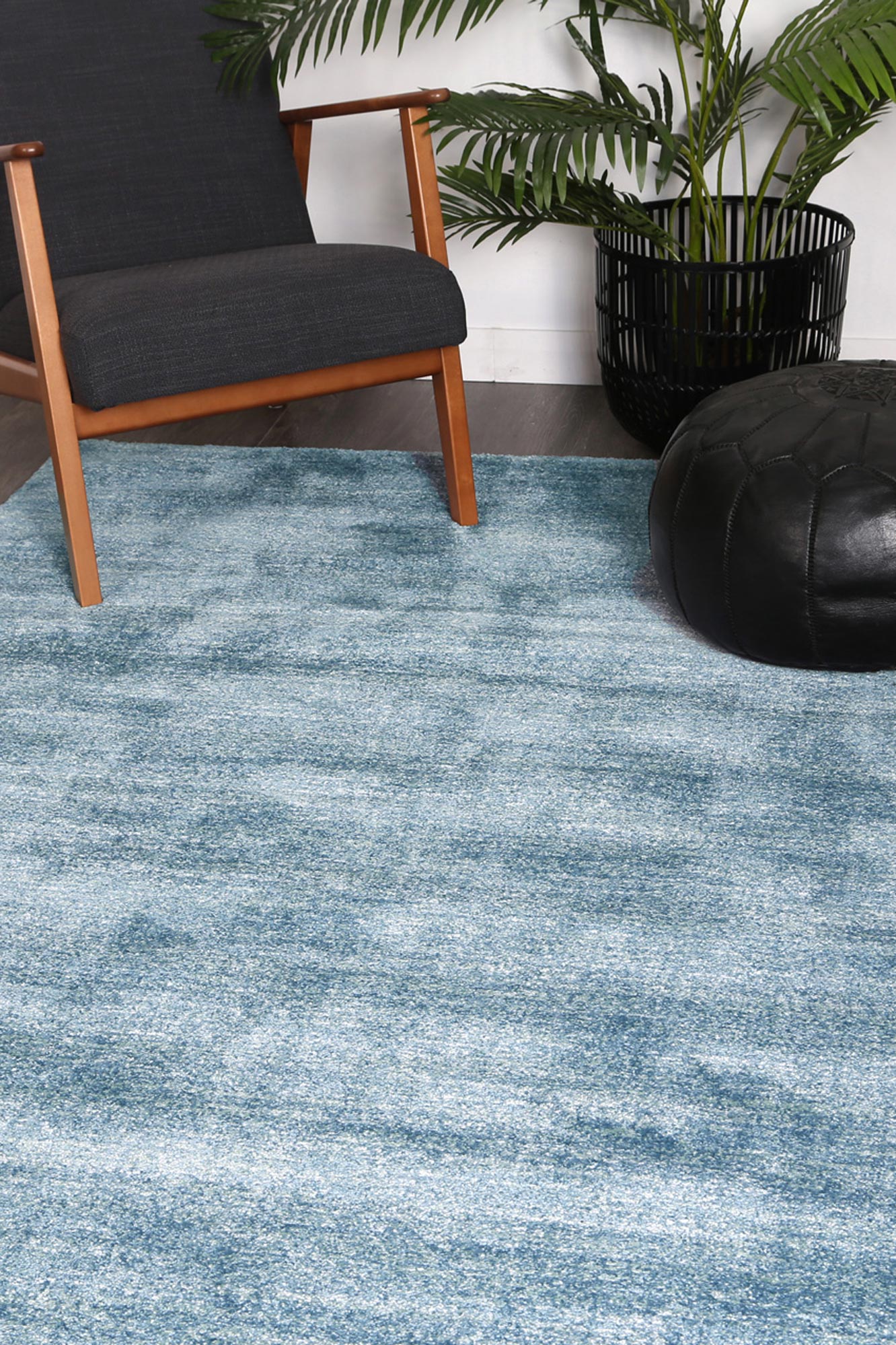 Zarin Solid Blue Modern Rug