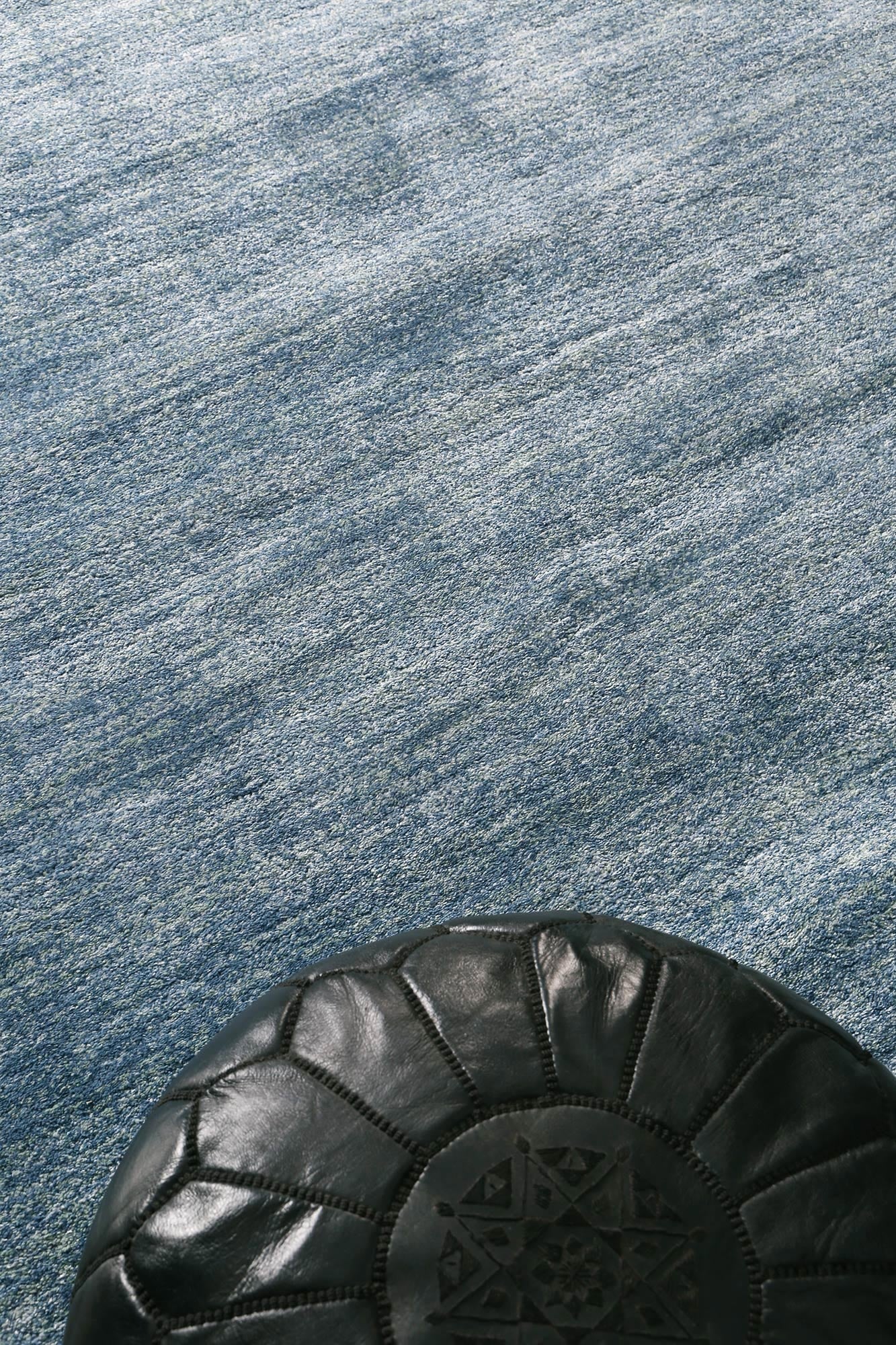 Zarin Solid Blue Modern Rug