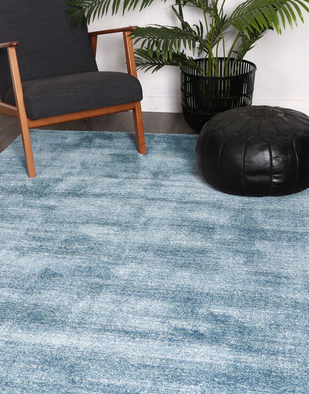 Zarin Solid Blue Modern Rug